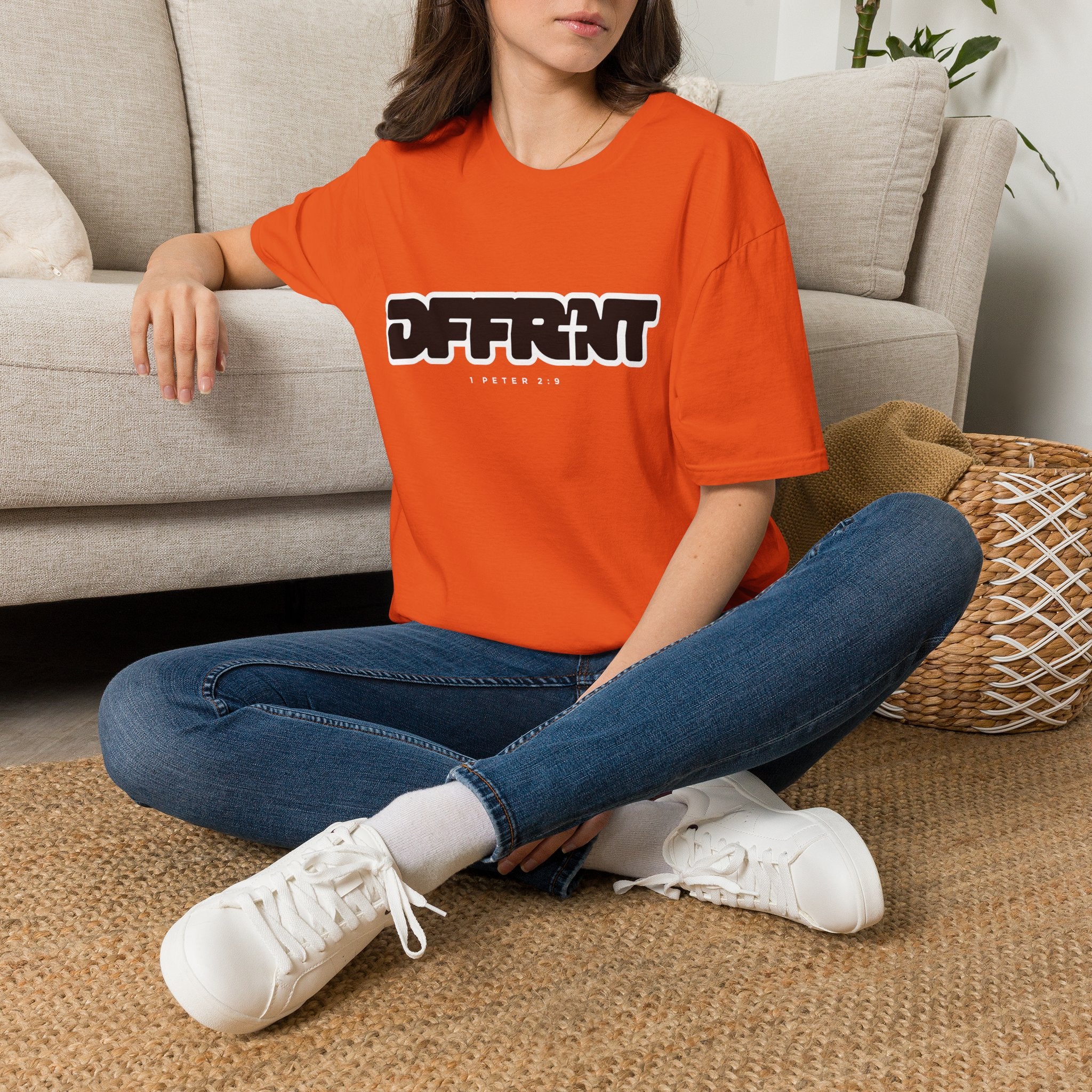 Different(DFFRNT) Text Logo T-Shirt