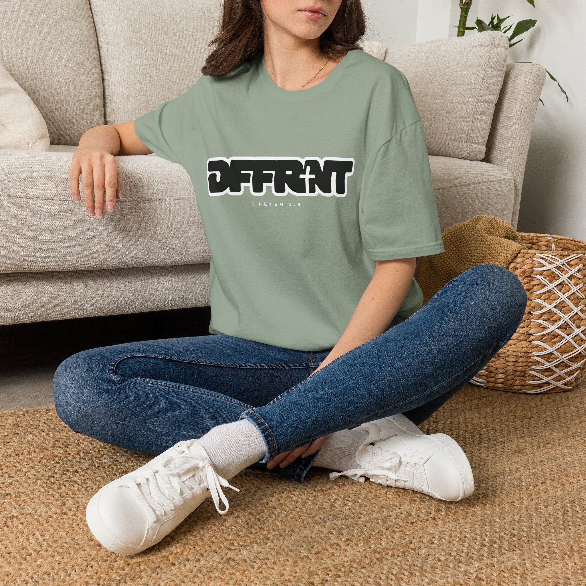 Different(DFFRNT) Text Logo T-Shirt