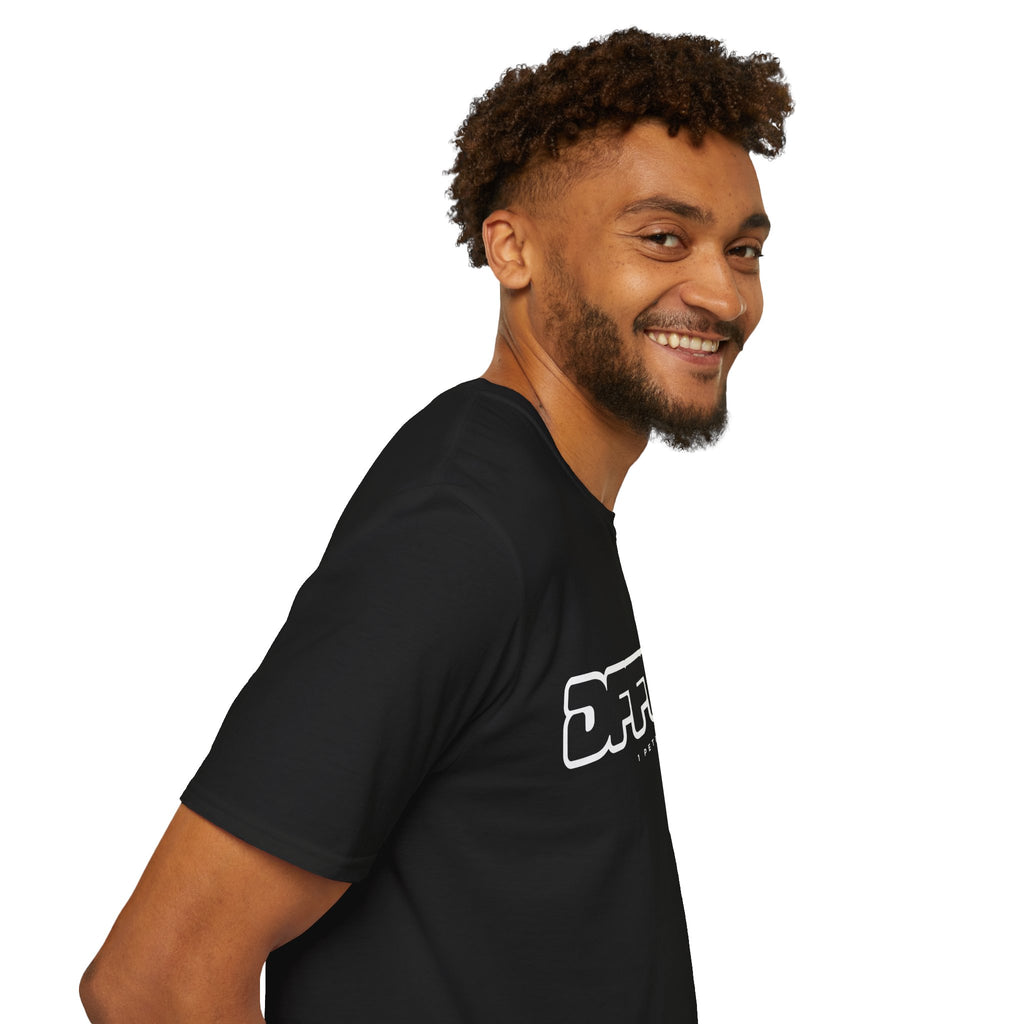 Different(DFFRNT) Text Logo T-Shirt