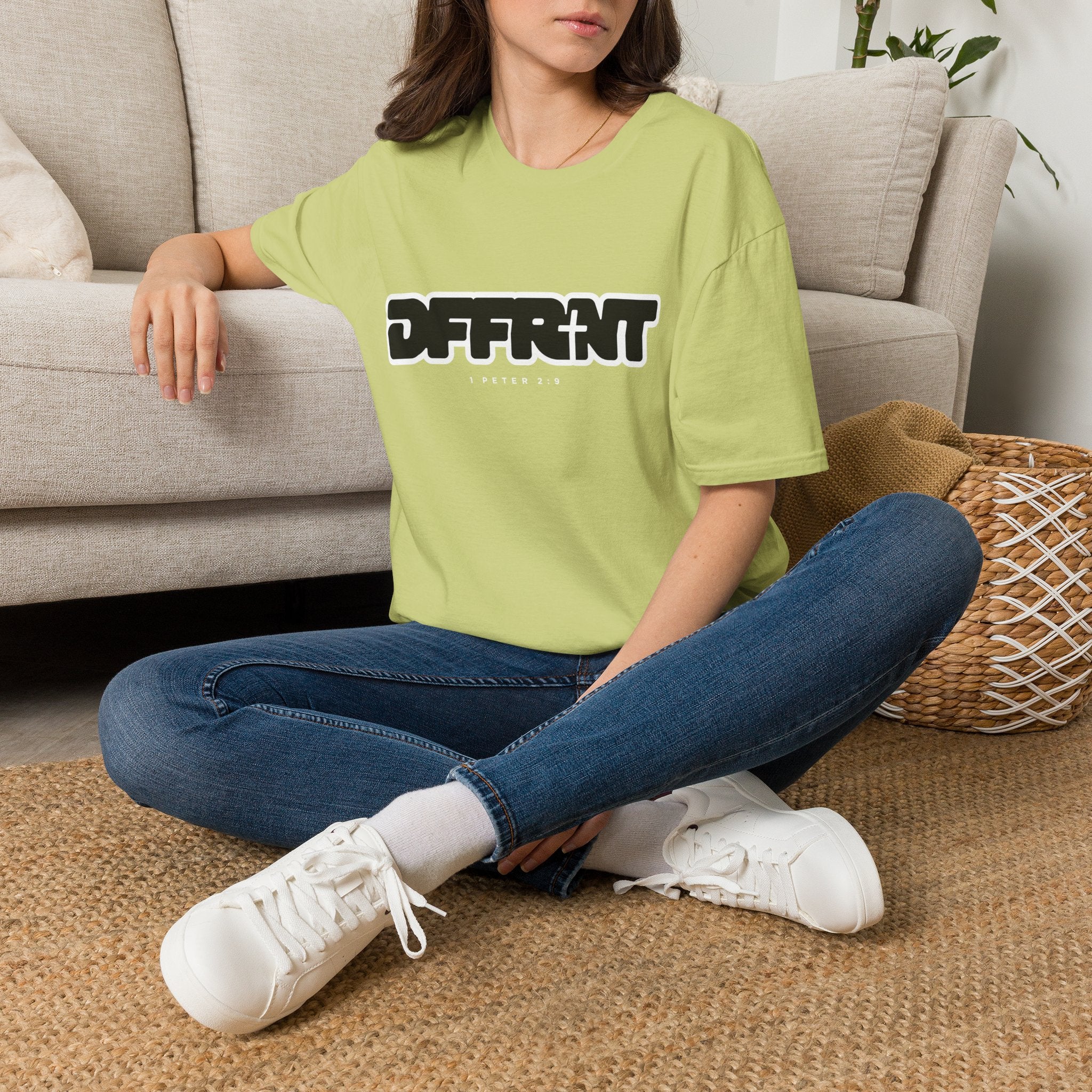 Different(DFFRNT) Text Logo T-Shirt