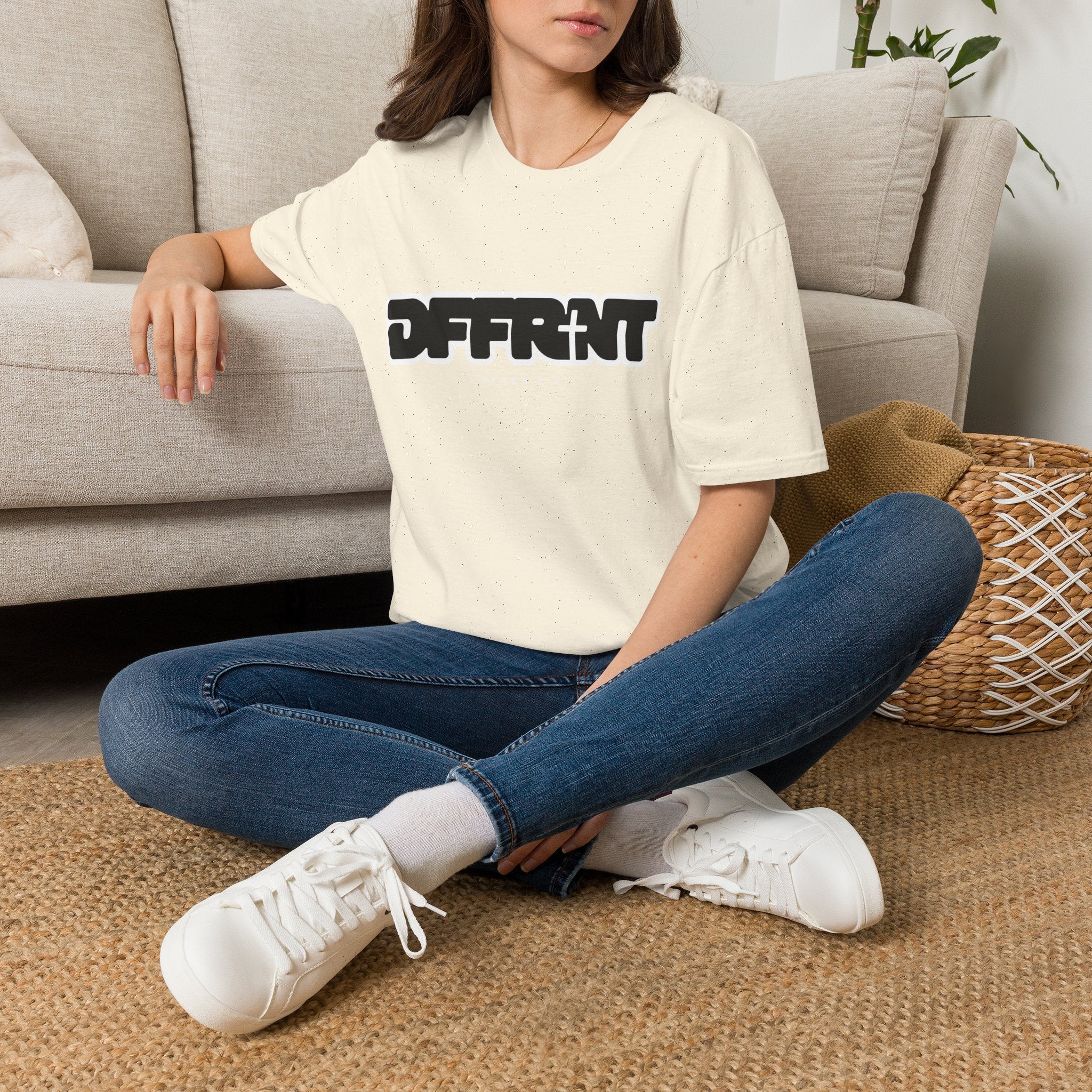 Different(DFFRNT) Text Logo T-Shirt