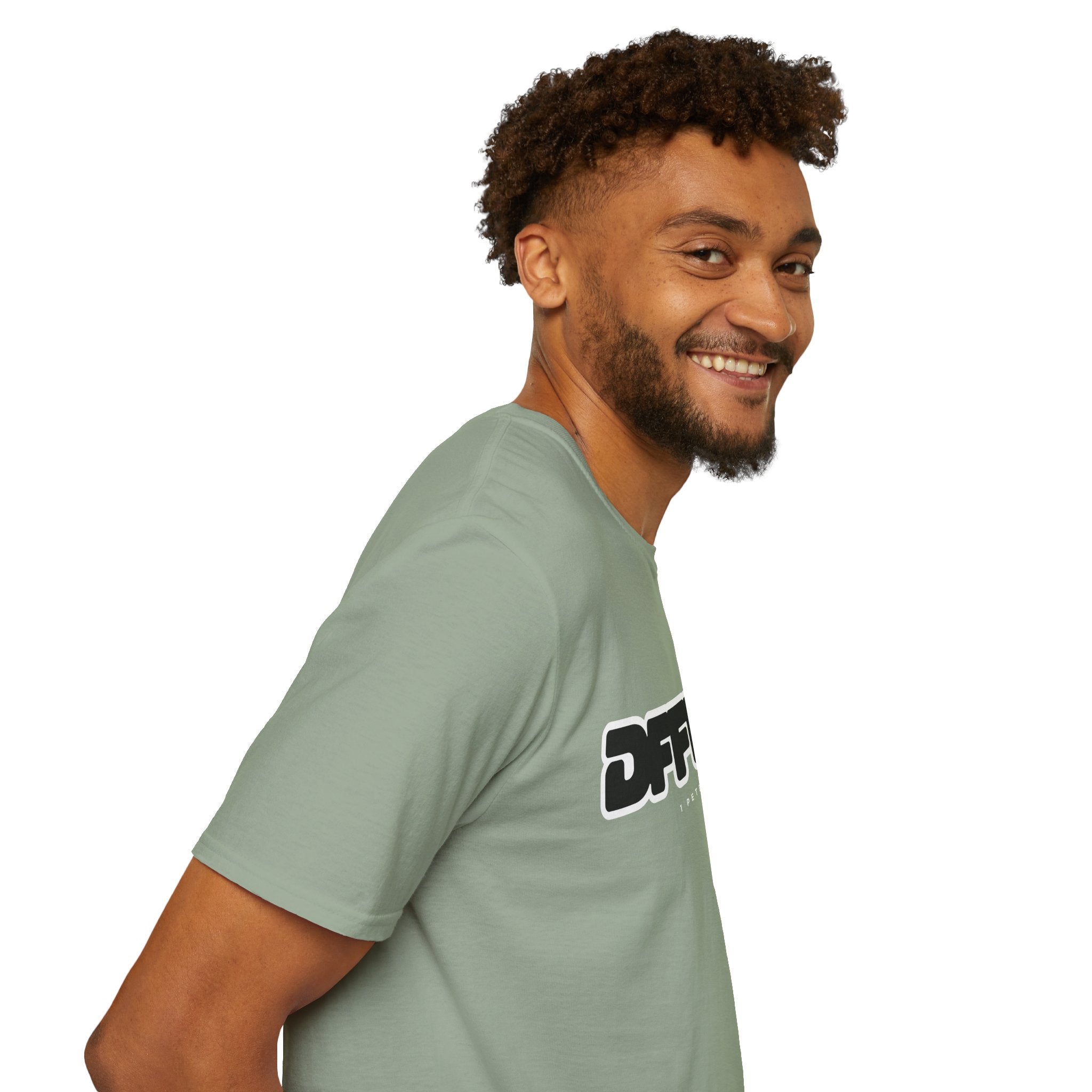 Different(DFFRNT) Text Logo T-Shirt